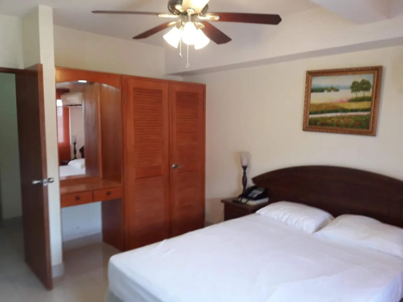 Dover Beach Apartment Oistins