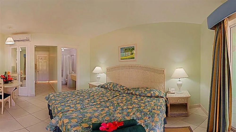 Dover Beach Apartment Oistins